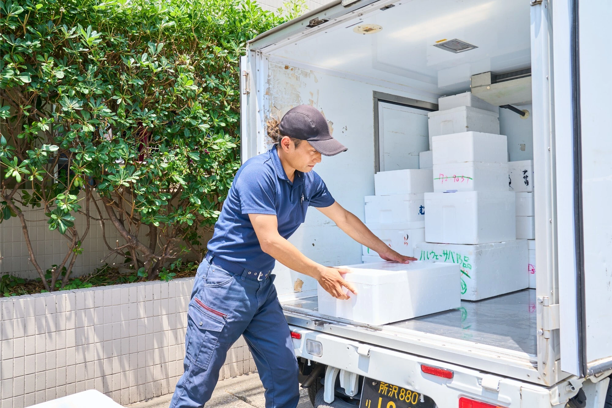安定した収入や福利厚生が適用される正社員ドライバーとして会社の発展に貢献いただける方を歓迎しています